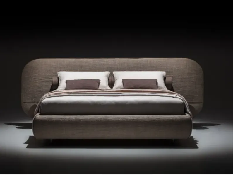 Letto matrimoniale con giroletto B-curve a prezzo riservato 