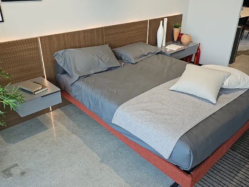 Letto moderno Carre' Adok con uno sconto del 60%