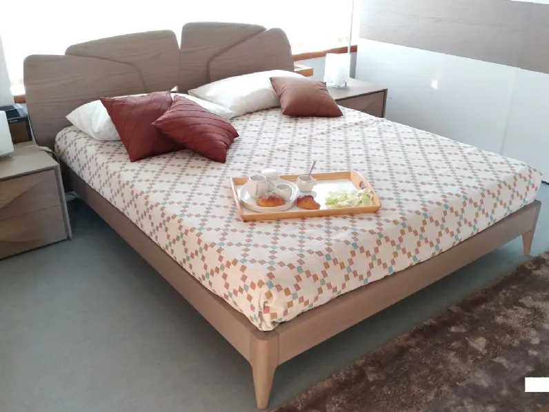 Letto matrimoniale con giroletto Letto stone giroletto leg Napol a prezzo ribassato