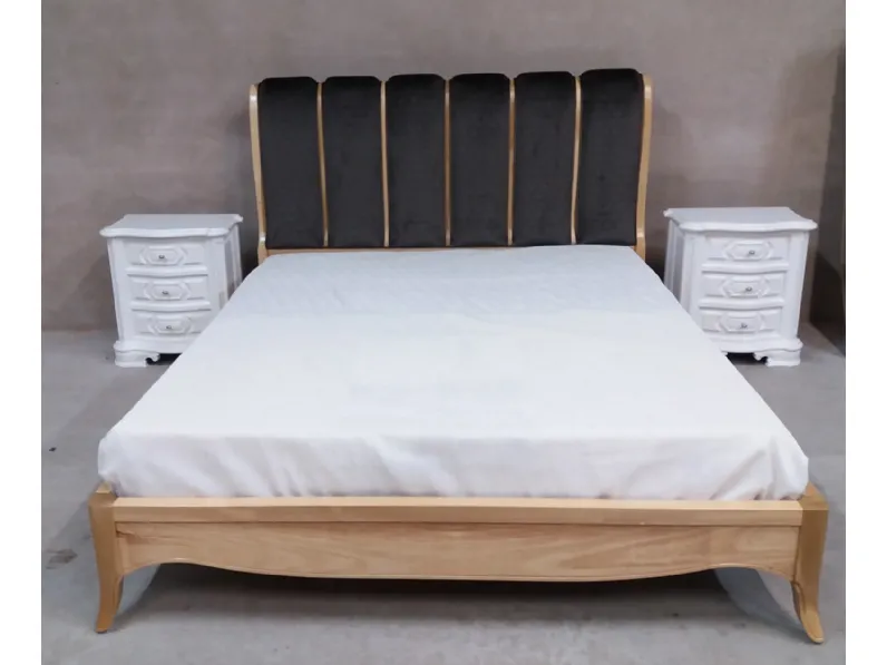 Letto design con giroletto Modello milano-roma Artigianale a prezzo ribassato