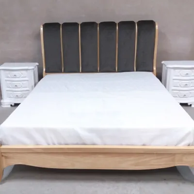Letto design con giroletto Modello milano-roma Artigianale a prezzo ribassato