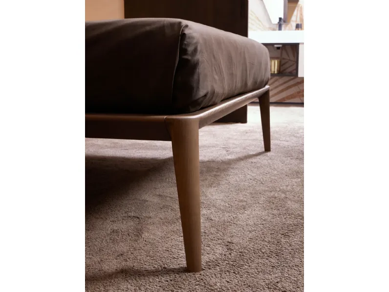 Letto in legno con piedini Aries outlet Diotti.com a prezzo ribassato