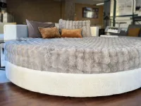 Letto imbottito modello Letto rotondo cristal high-tech tessuto di Artigianale scontato 48%