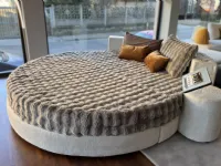 Letto imbottito modello Letto rotondo cristal high-tech tessuto di Artigianale scontato 48%