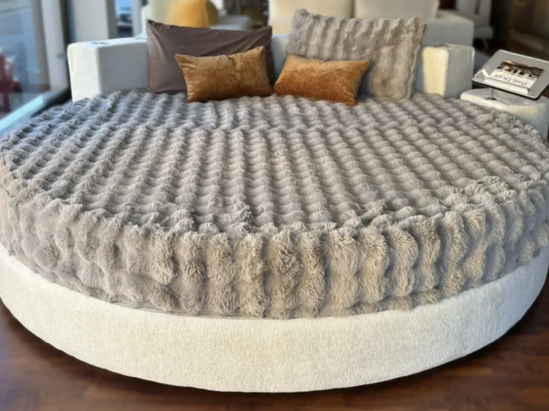 Letto design Letto rotondo cristal high-tech tessuto Artigianale scontato 48%