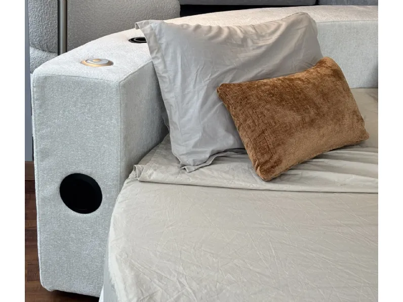 Letto design Letto rotondo cristal high-tech tessuto Artigianale scontato 48%