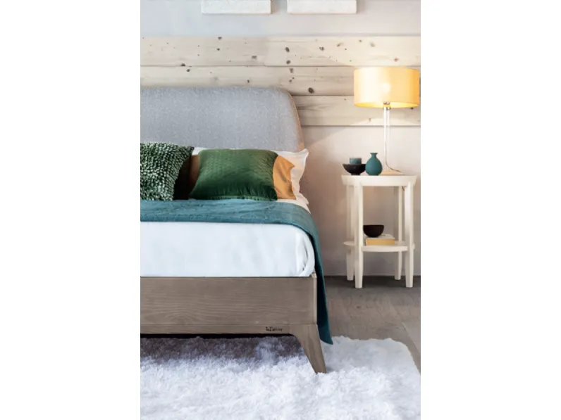 Letto design con piedini Liquirizia Le fablier a prezzo scontato