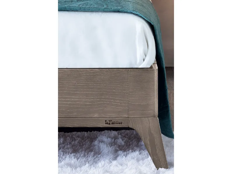 Letto design con piedini Liquirizia Le fablier a prezzo scontato