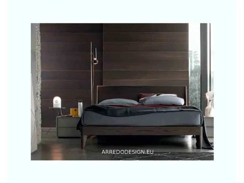 Letto matrimoniale con piedini Clark Giellesse a prezzo scontato