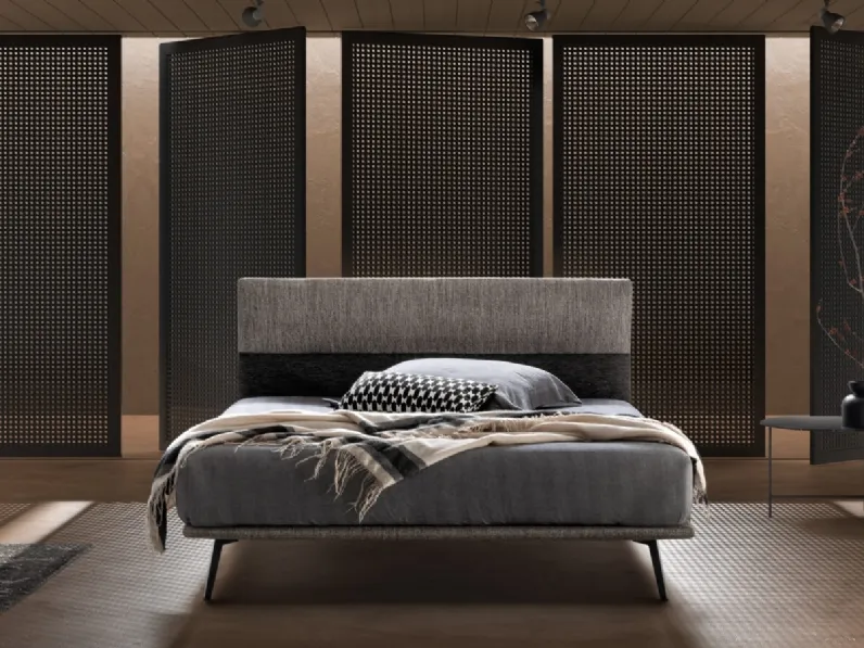 Letto design con piedini Dance Bside a prezzo scontato