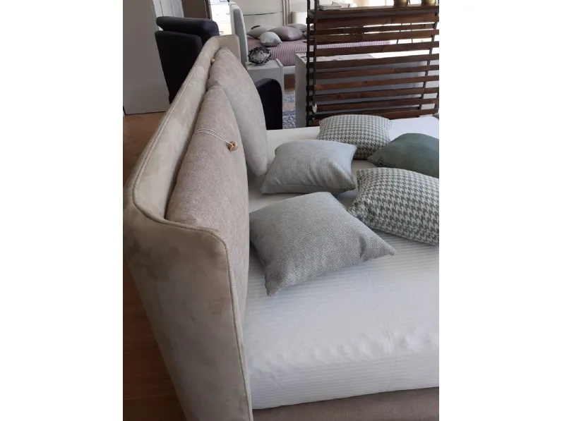 Letto matrimoniale design Kate Bolzan a prezzo scontato