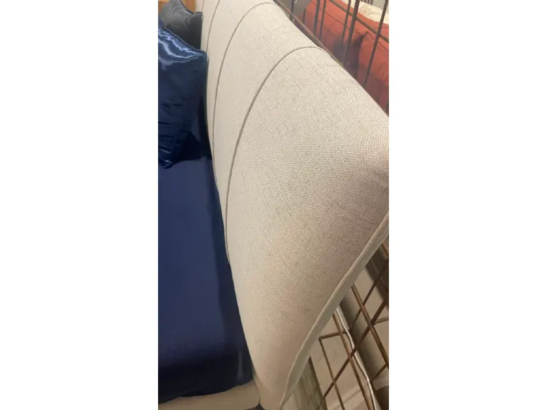 Letto design Letto harlem in tessuto Novaluna con un ribasso del 45%
