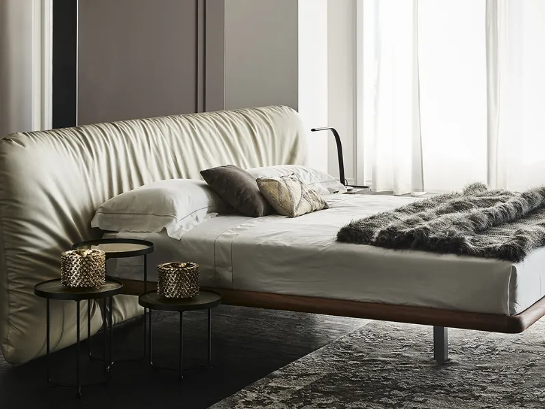 Letto Marlon matrimoniale con gambe. Prezzo speciale!