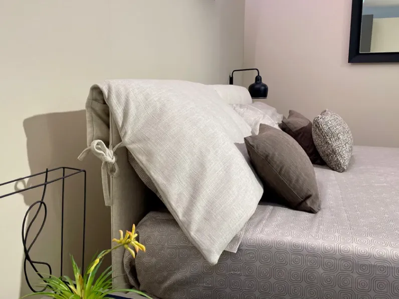 Letto matrimoniale design Nathalie Flou a prezzo scontato