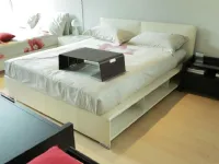 Letto matrimoniale design Saline Flou a prezzo scontato