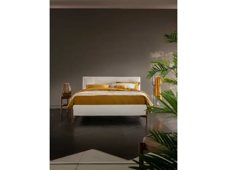 Letto matrimoniale design Verney Altrenotti a prezzo scontato