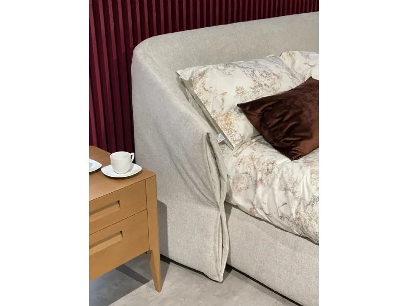 Letto matrimoniale design Hide Novamobili a prezzo ribassato