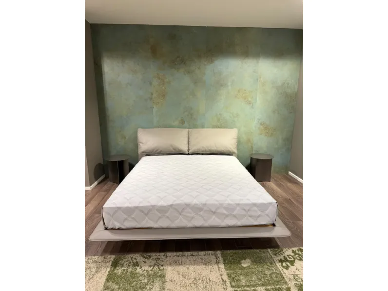 Approfitta dello sconto 30% sul letto John john di Poltrona frau