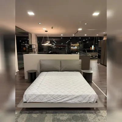 Letto John john Poltrona frau SCONTATO a PREZZI OUTLET