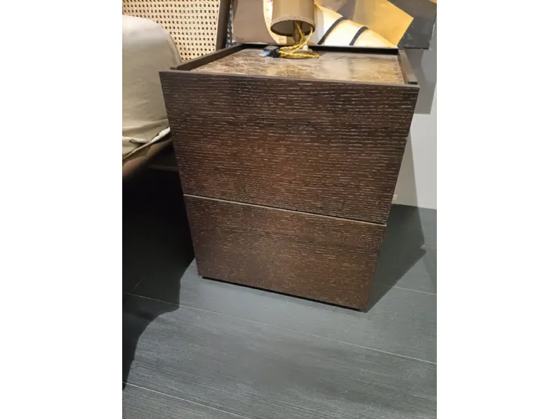 Letto design con piedini Letto trama com materasso  e comodini  Pianca a prezzo scontato
