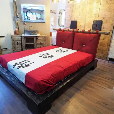 Letto in legno con giroletto Letto zedn japan legno ebambu con cuscinoni red Nuovi mondi cucinea prezzo scontato