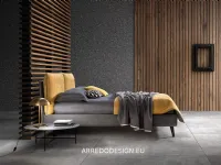 Letto imbottito modello Arty lift * di Samoa scontato 35%
