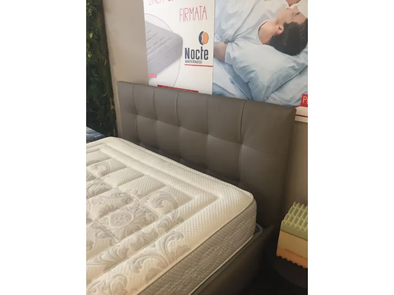 Letto matrimoniale moderno Excò su misura Excò a prezzo scontato