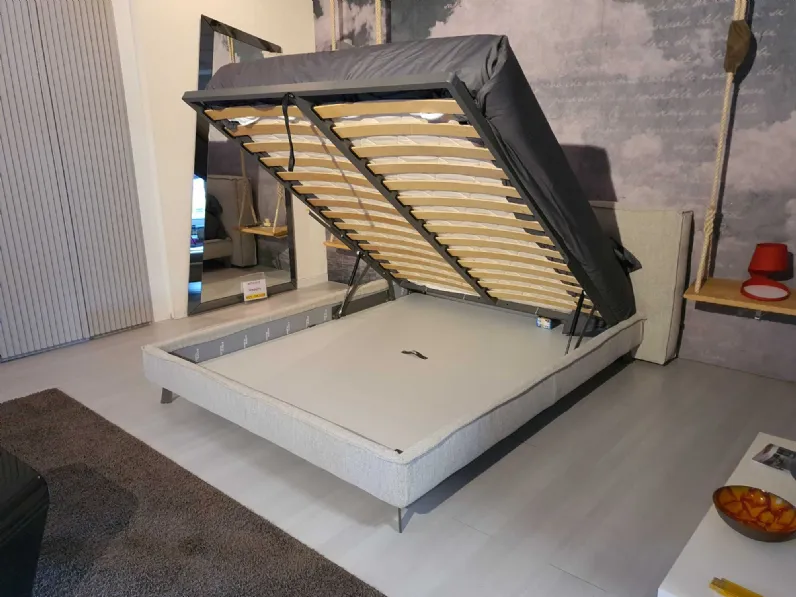 Letto moderno con giroletto Flann air 2.0 Ditre italia a prezzo scontato