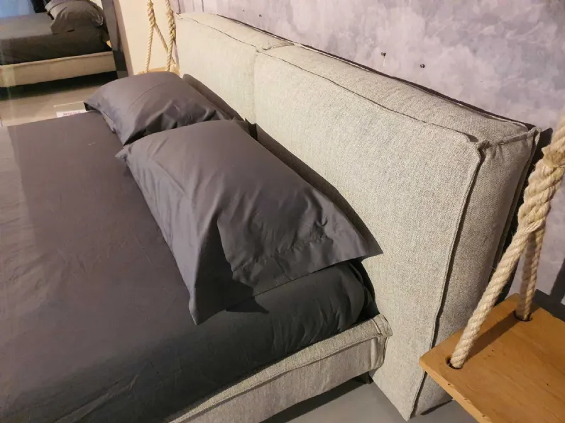 Letto moderno con giroletto Flann air 2.0 Ditre italia a prezzo scontato