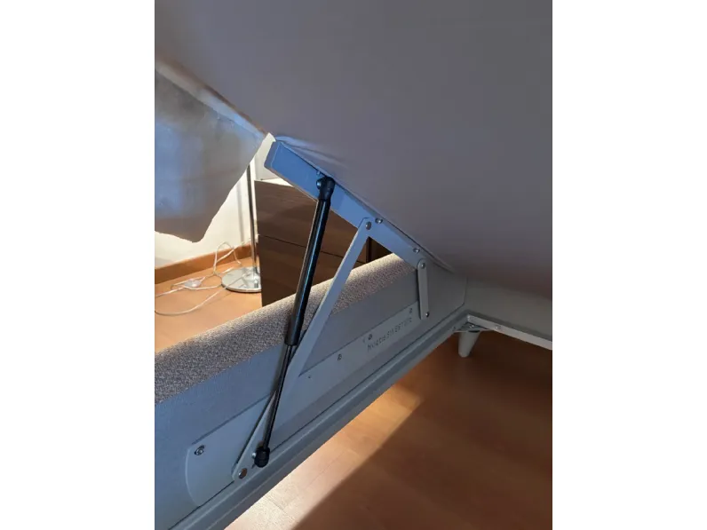 Letto imbottito con contenitore Hello Noctis a prezzo scontato
