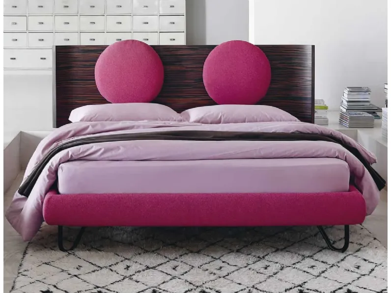 Letto matrimoniale moderno Hug collection Noctis a prezzo ribassato