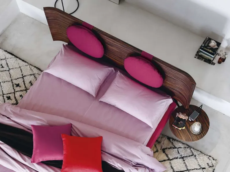Letto matrimoniale moderno Hug collection Noctis a prezzo ribassato