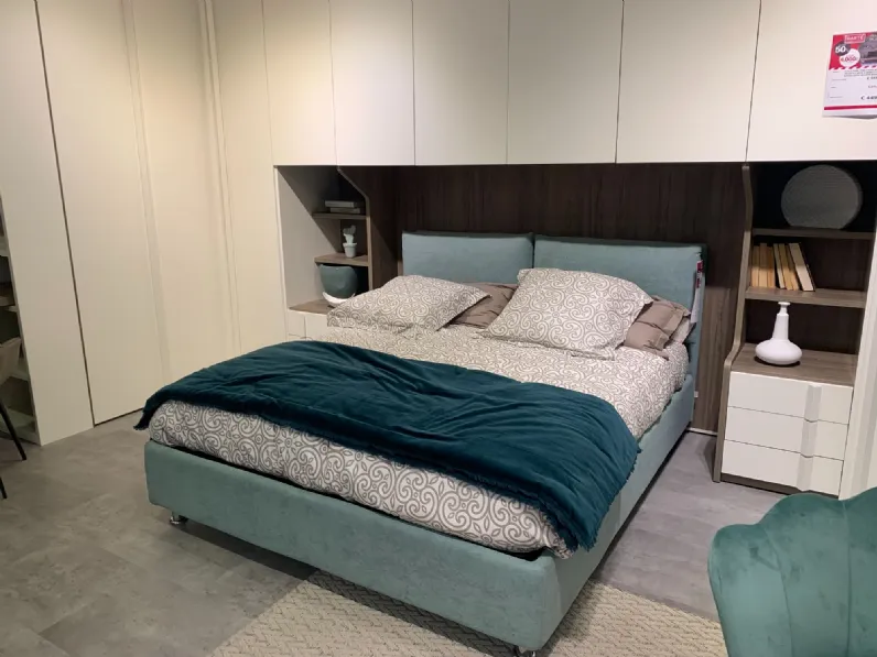 Letto imbottito con contenitore KetlinCollezione esclusivaa prezzo scontato