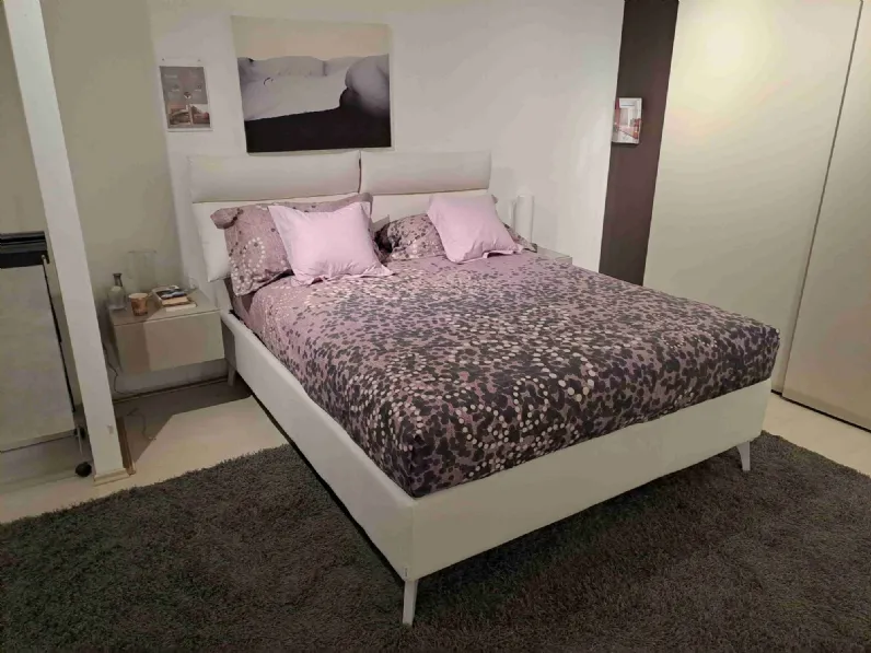 Letto imbottito modello Letto modello plio con contenitore di Oggioni scontato 30%