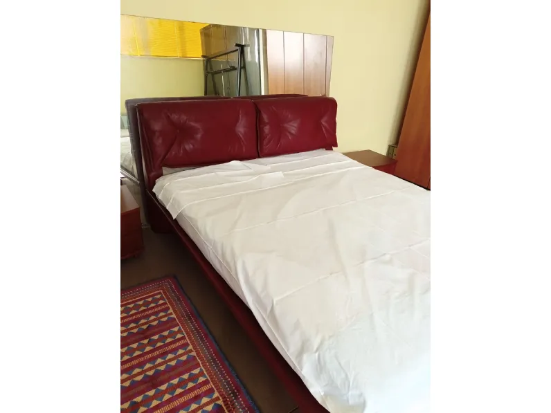 Letto matrimoniale moderno Letto rond 2 Poltrona frau a prezzo ribassato