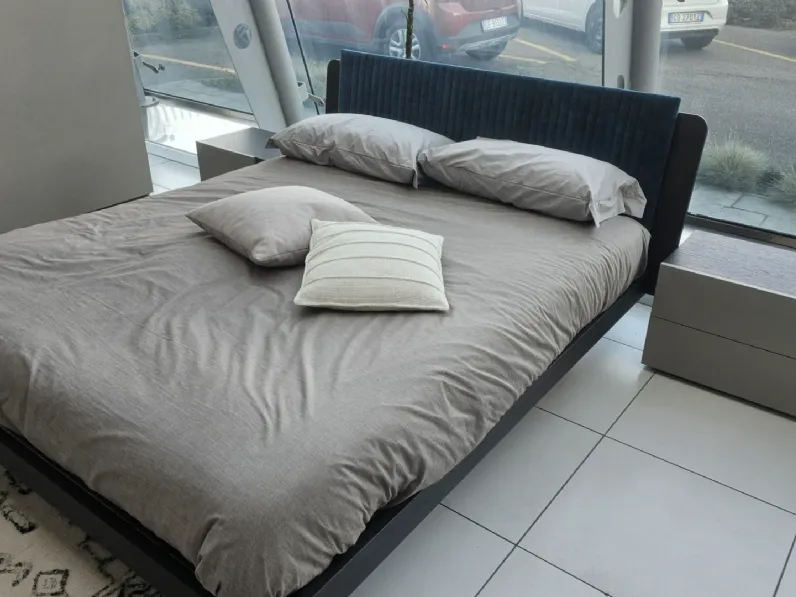 Letto matrimoniale moderno Roxy Tomasella a prezzo ribassato