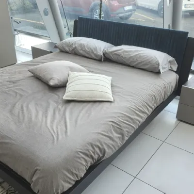 Letto matrimoniale moderno Roxy Tomasella a prezzo scontato