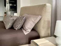 Letto imbottito modello Myplace di Flou scontato 23%