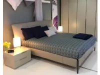 Letto design con gambe Nick Molteni & c a prezzo scontato