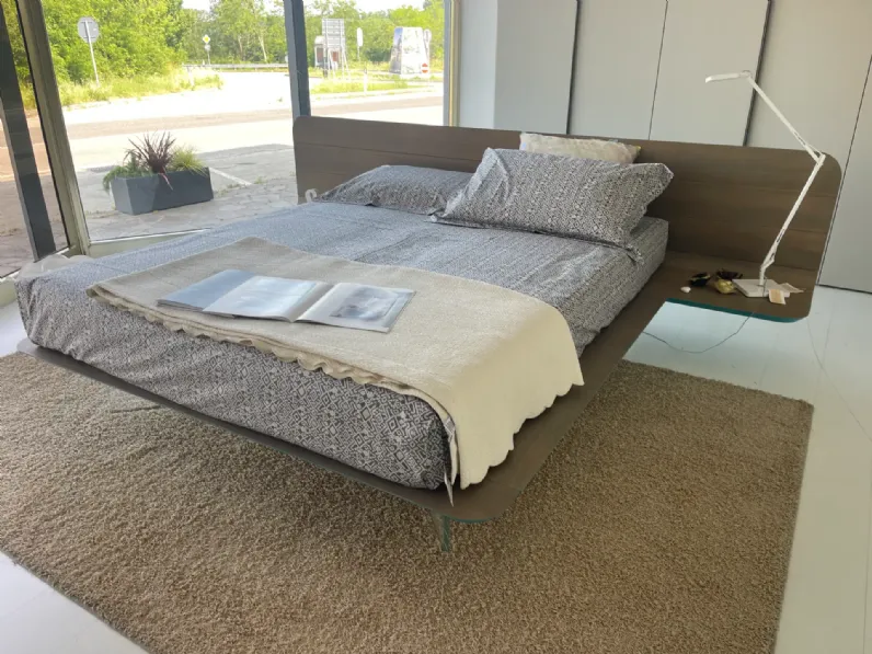 Letto design No-vo quercia Voltan con uno sconto del 20%