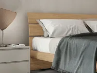 Letto moderno con gambe Teorema Santalucia a prezzo scontato
