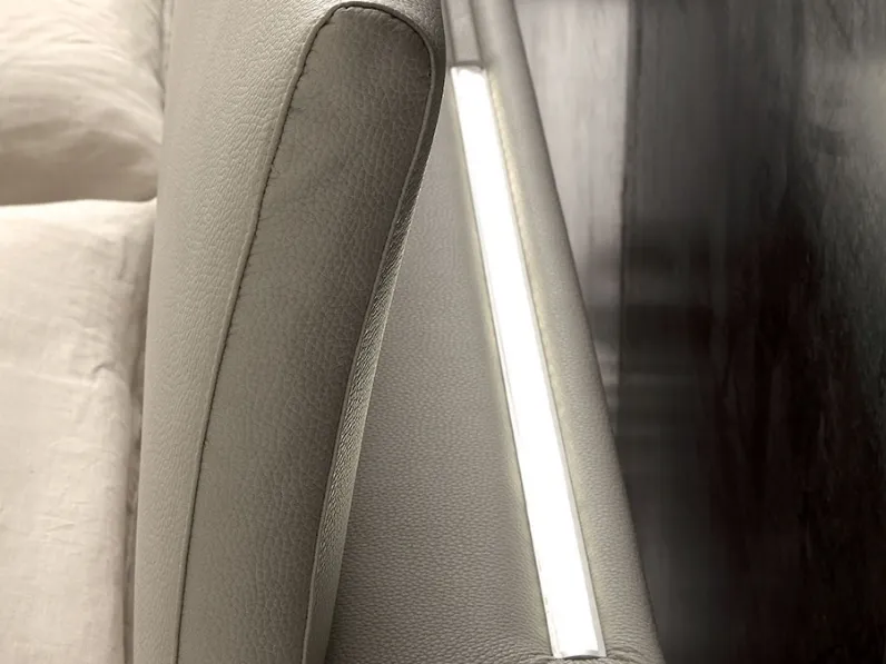 Letto moderno Space Artigianale con un ribasso del 38%