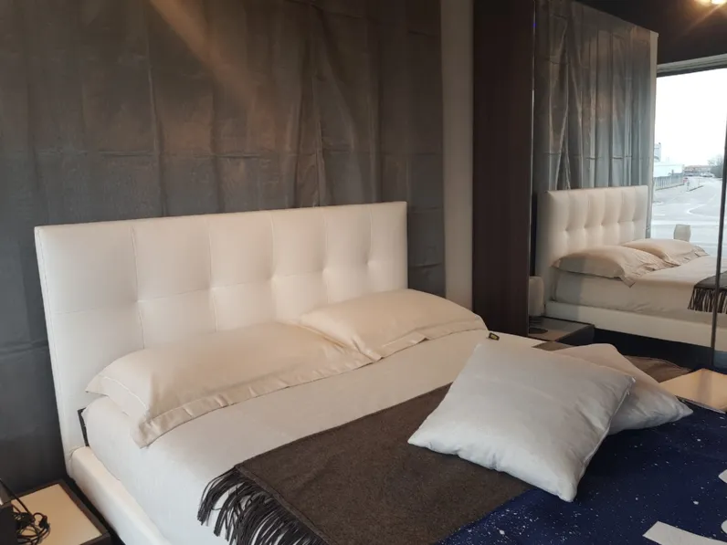 Letto moderno Max capitonne basso di Twils SCONTATO 