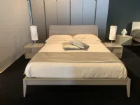 Letto moderno con piedini Miranda Orme a prezzo scontato