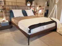 Letto imbottito con piedini AdeleHomesa prezzo ribassato