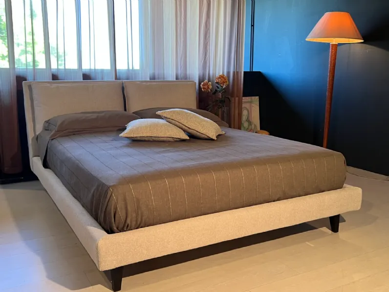 Letto imbottito modello Attico di Twils scontato 35%