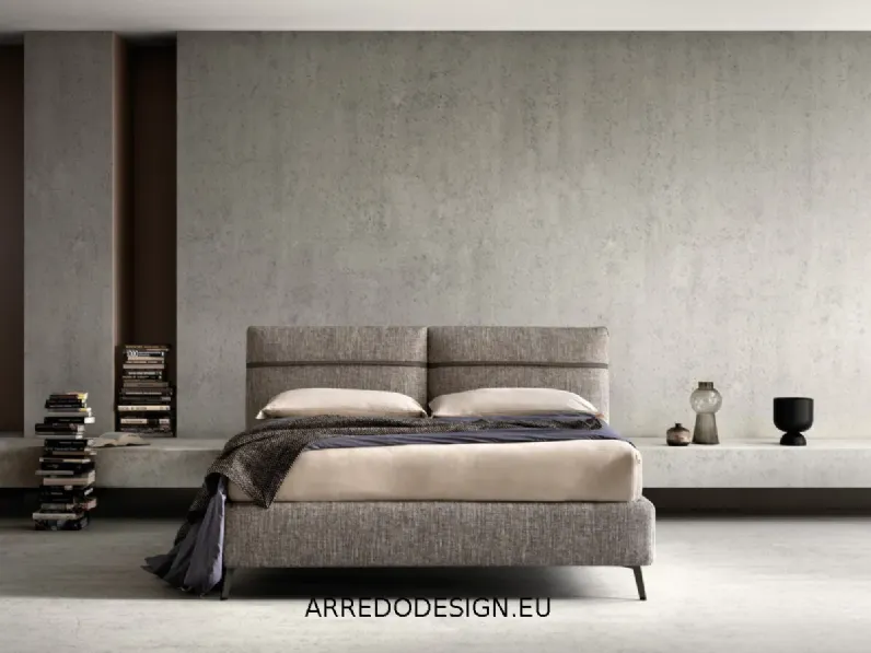 Letto imbottito modello Chop di Samoa scontato 35%