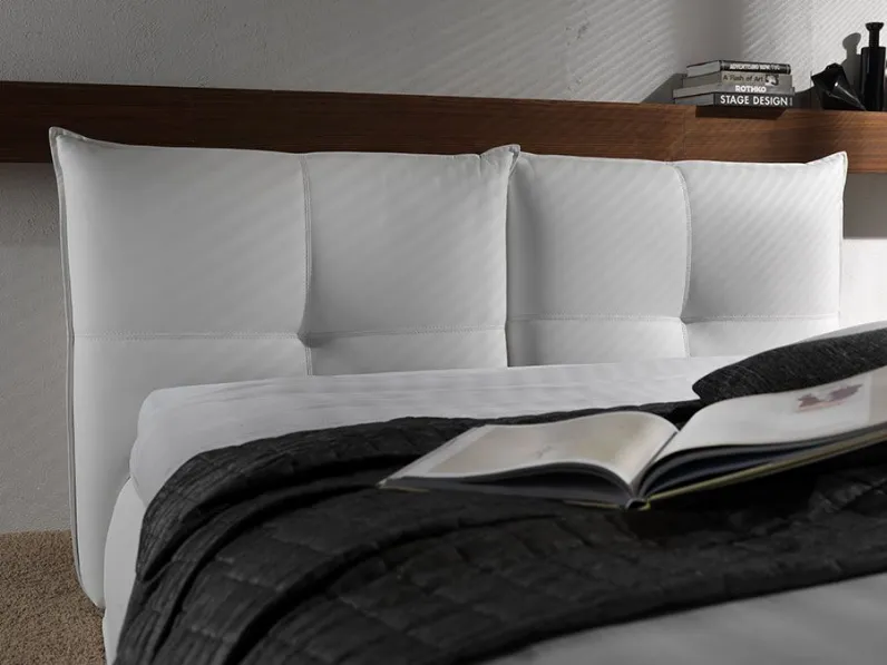 Goditi il comfort del letto imbottito Australia di Artigianale al 34% di sconto! Massimo benessere a un prezzo imbattibile.