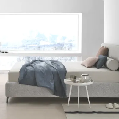 Letto imbottito modello Banny di Artigianale scontato 30%