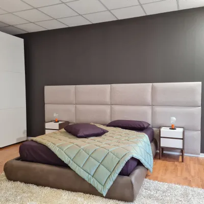 Letto moderno con contenitore Boiserie Conte a prezzo ribassato